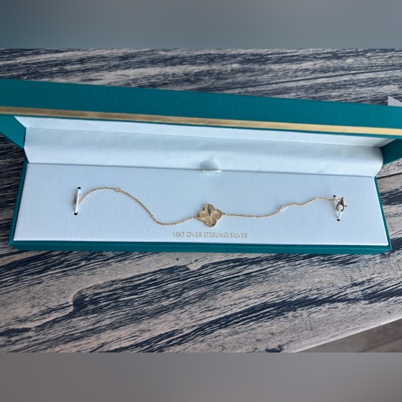 Rachel Zoe Gold Clover Bracelet - Picture 3 of 3